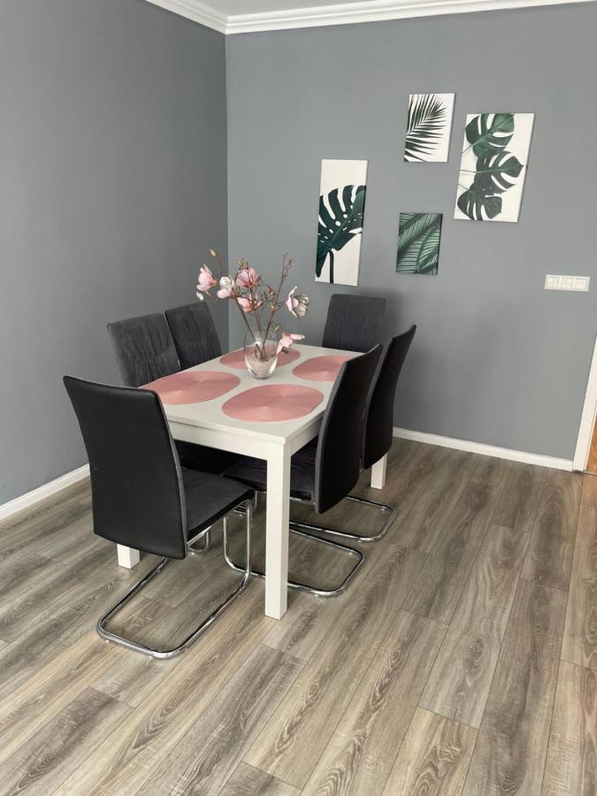 Family Apartment Karlsruhe Bagian luar foto